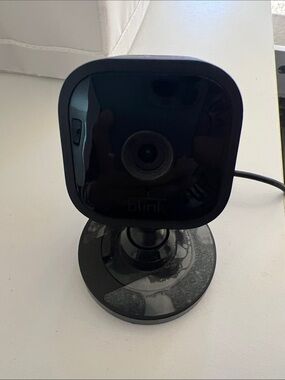 Blink Mini Indoor Plug-In HD Smart Security Camera - Black